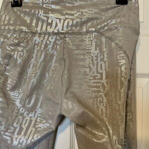 Silver Graphic Leggings FABLETICS